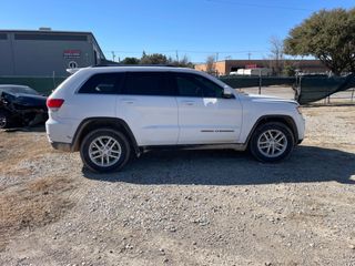 2017 Jeep Grand Cherokee Laredo 4x2 - Exterior Side Passenger